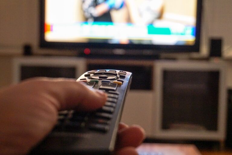 Ranking telewizorów 43-calowych do 1500 złotych