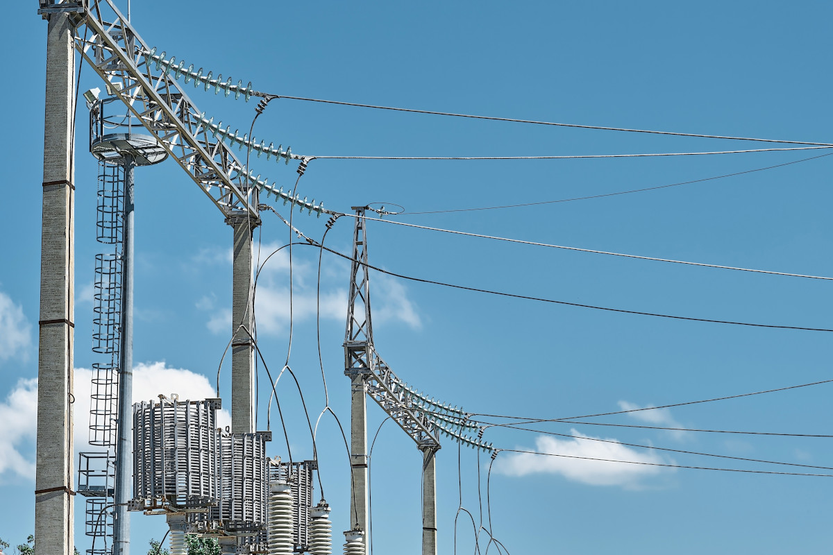 Sieć elektryczna badana przy pomocy sprzętu dielektycznego