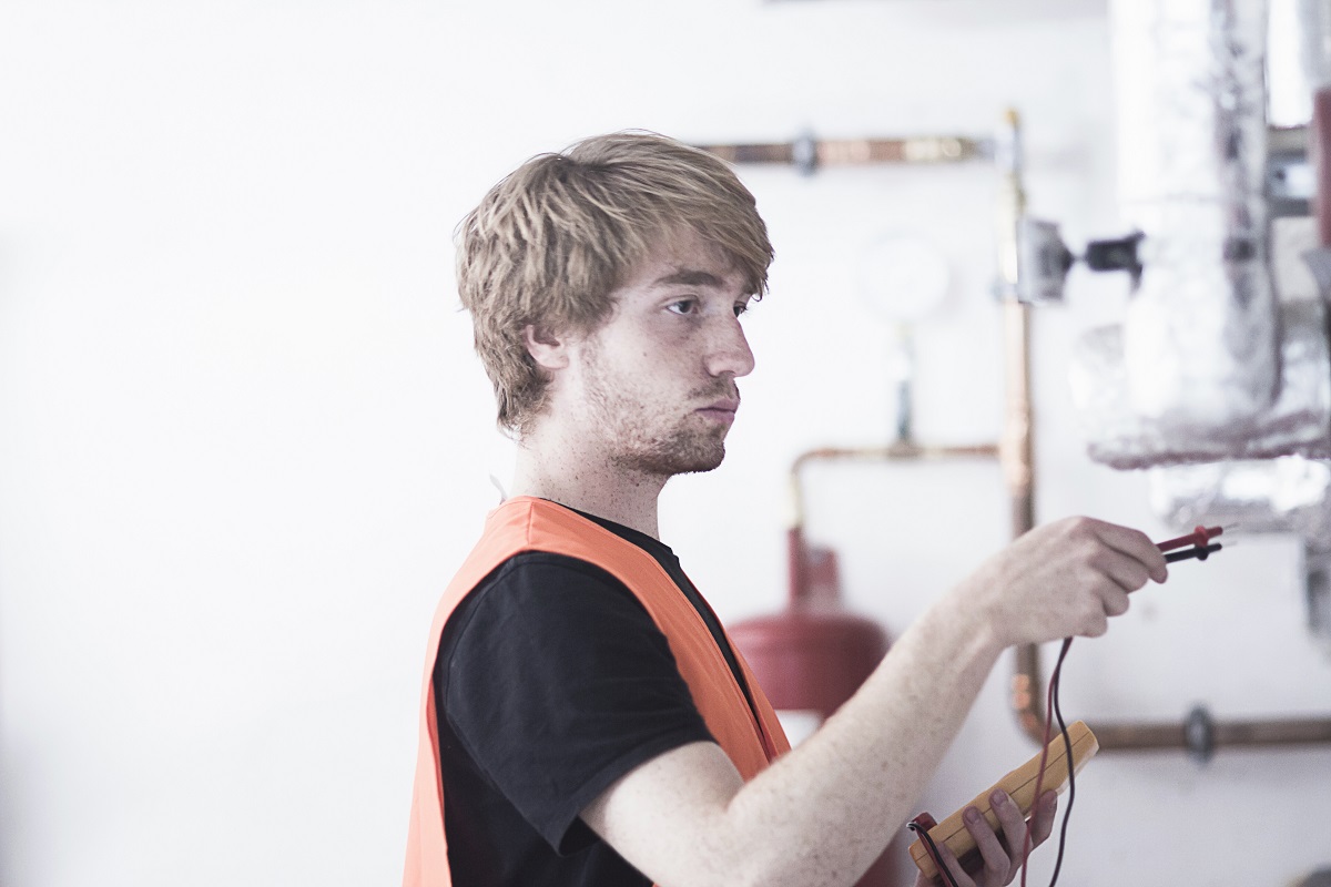 Instalator z detektorem gazu